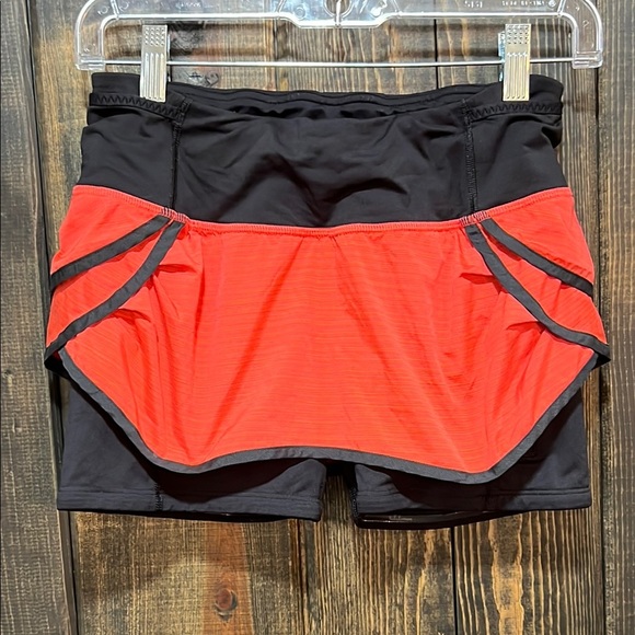 Lululemon Run Speed Squad Skirt 4 Running Shorts Black Red Striped Pickleball - Picture 1 of 9